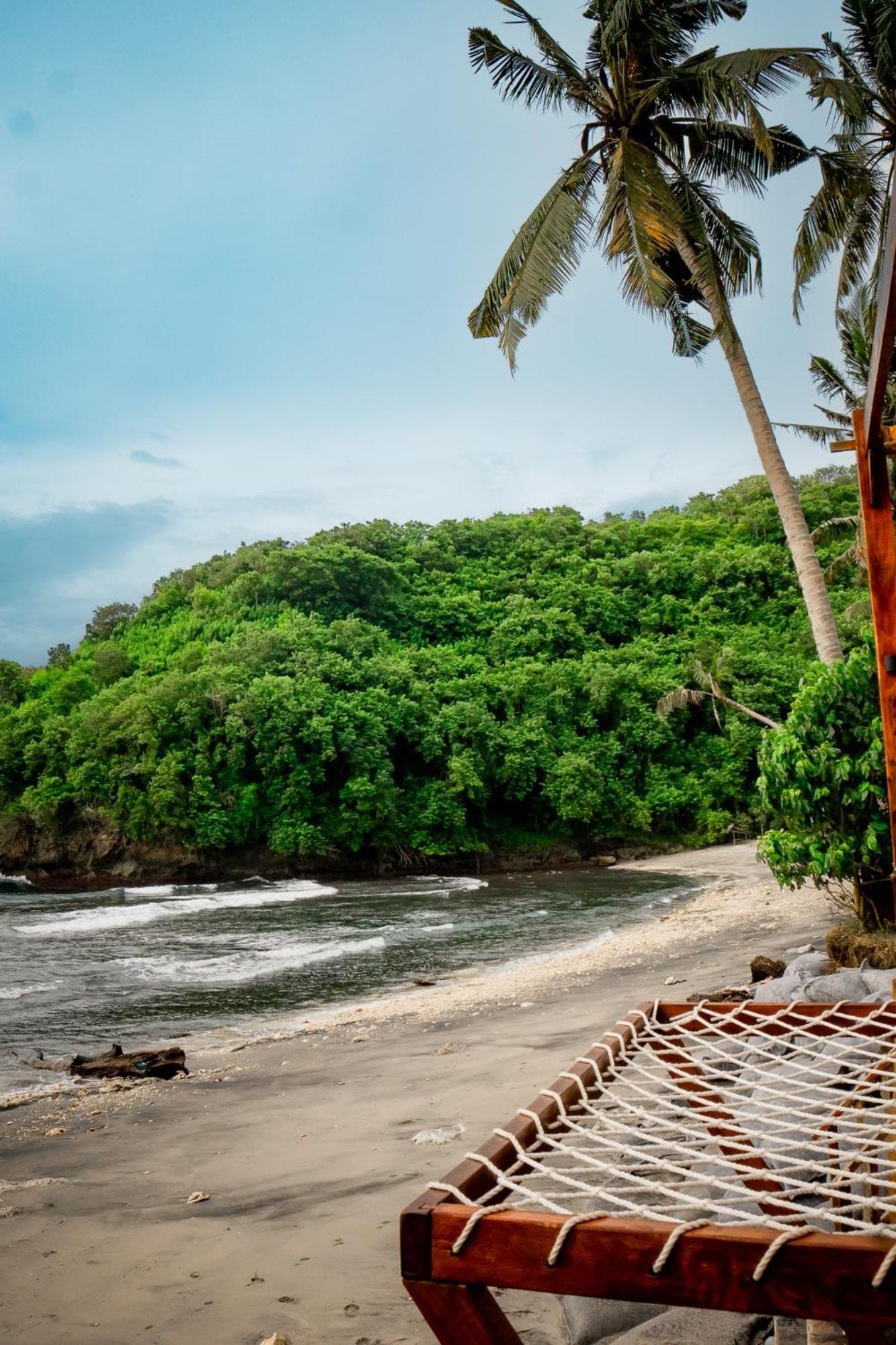 Beachfront Luxury Dome Villas - Gamat Bay Resort Nusa Penida Buitenkant foto