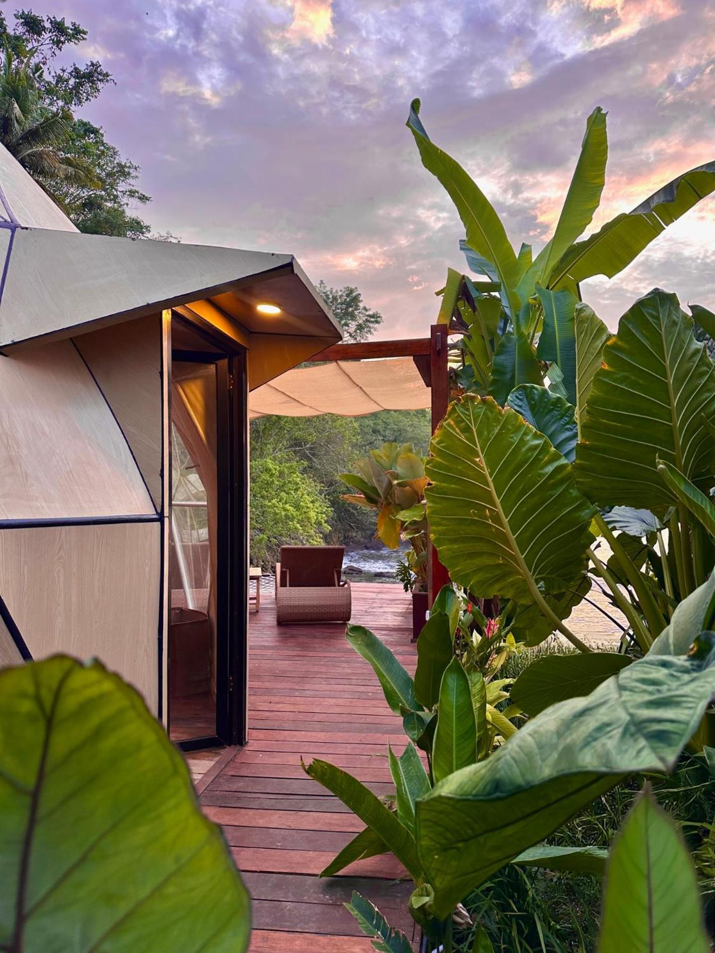 Beachfront Luxury Dome Villas - Gamat Bay Resort Nusa Penida Kamer foto